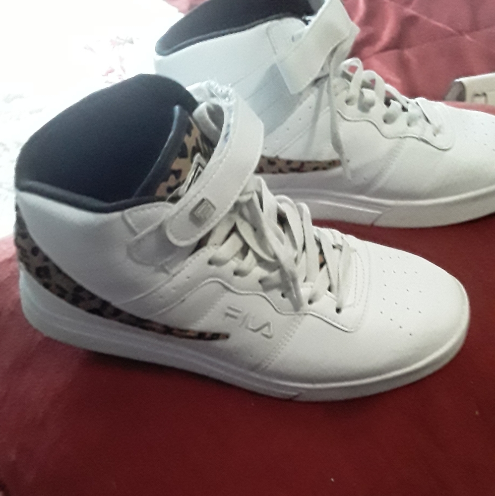 Size 8 High top Leperd Filas